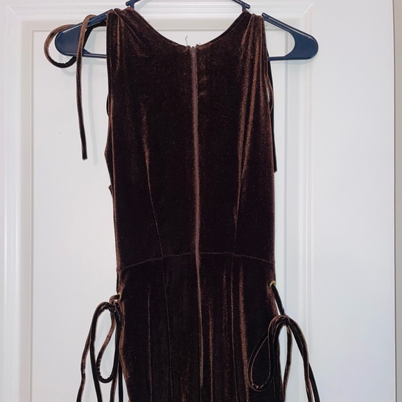 Brittany DeShields Brown Midi Dress Velvet Soft  Material - Picture 5 of 7